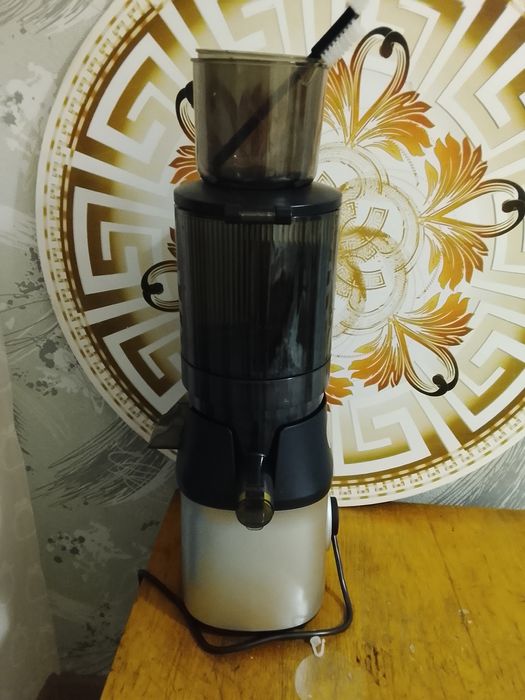 Продается соковыжималка