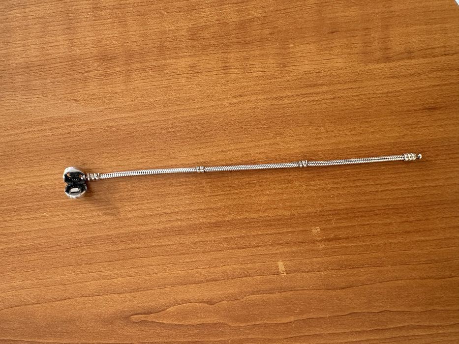 Vând brățară Pandora