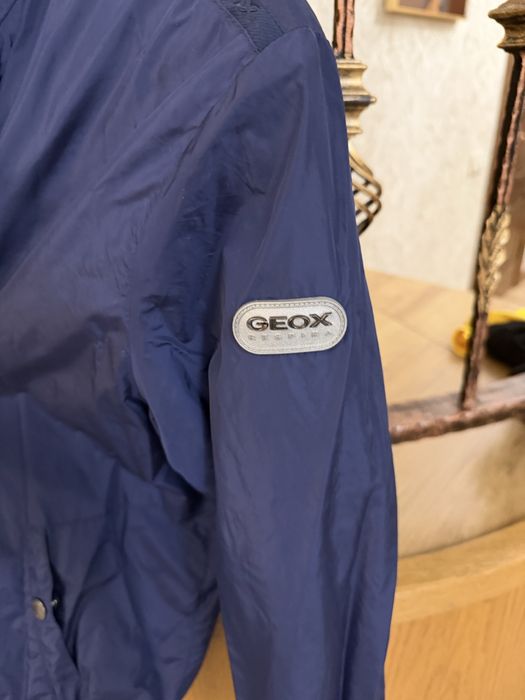 Продам куртку-ветровку