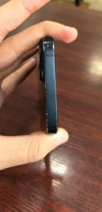 продам 13 айфон синего цвета