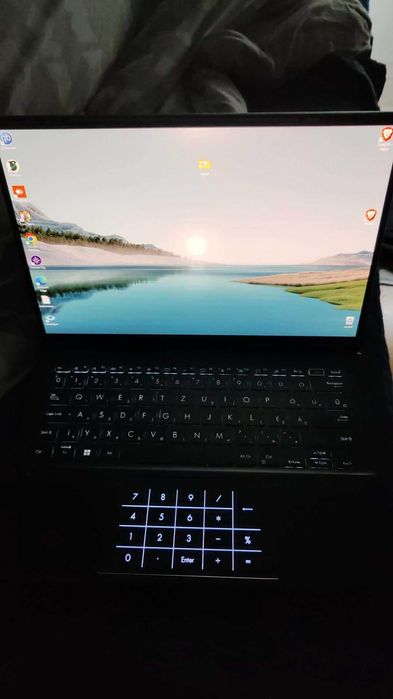 Laptop Zenbook um3402ya