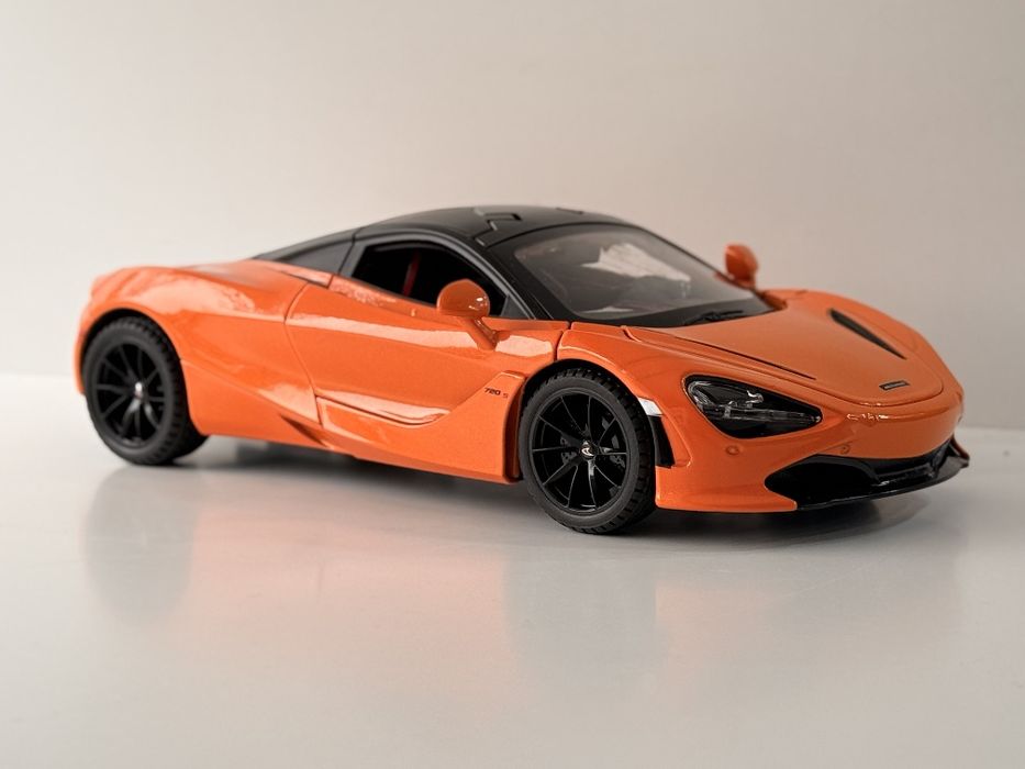 Modelka McLaren 720S 1:24