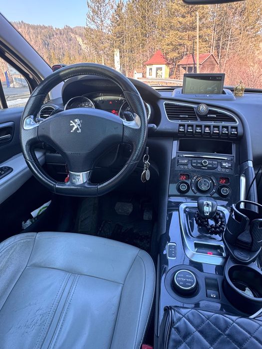 Vand Peugeot 3008 HYBRID an 2014, km 190000 in crestere