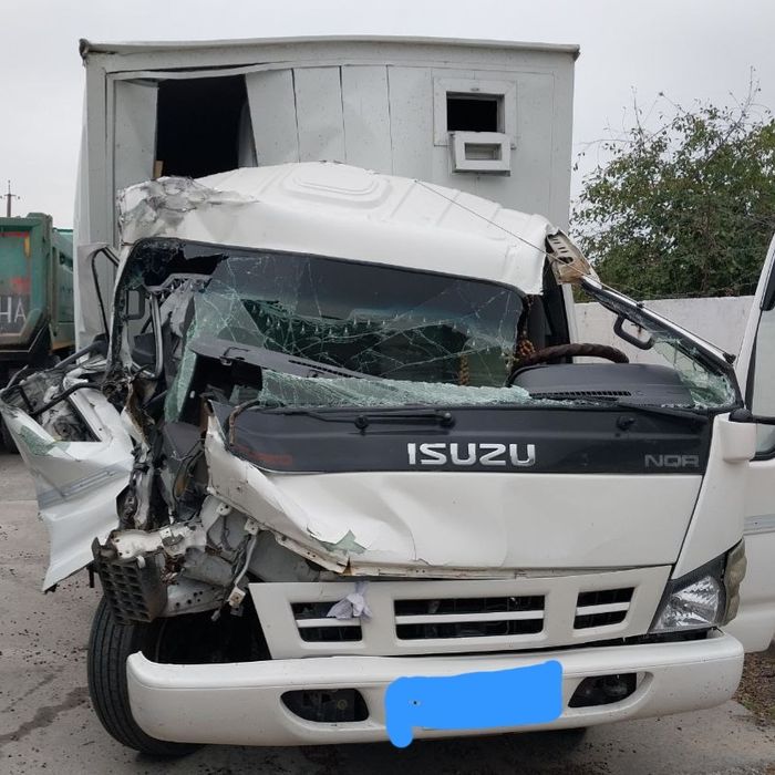 Кузавной ремонт грузовых автомобиле ИСУЗУ