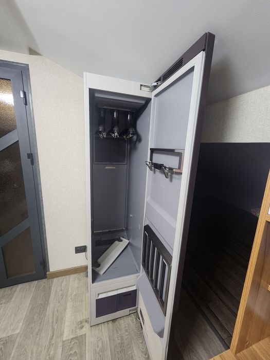 Паровой шкаф Samsung AirDresser DF60R8600CG/LP — состояние нового