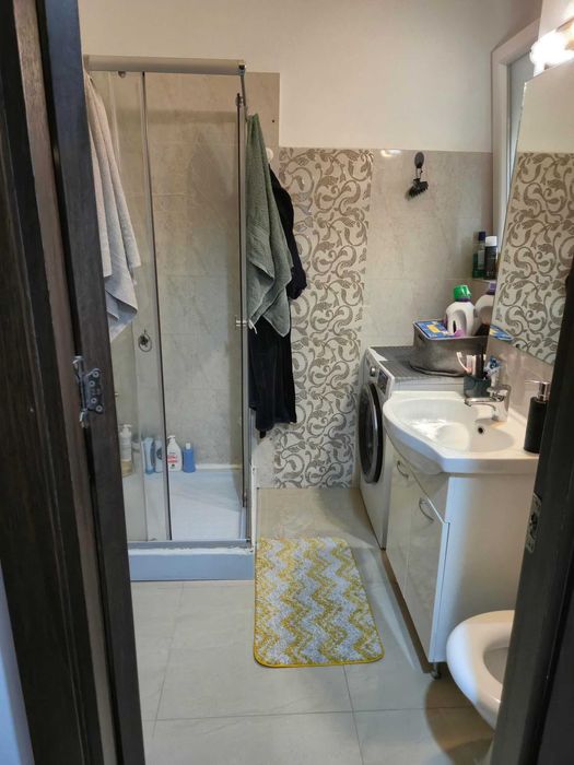 Vand apartament 2 camere Eroii Revolutei, decomandat,direct proprietar