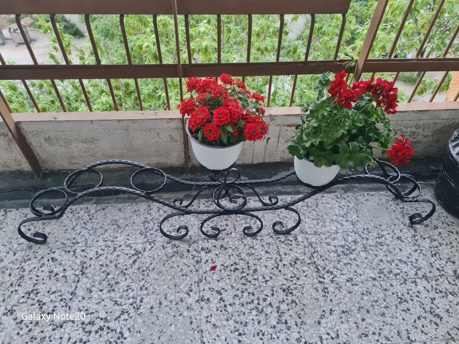 Цветарник от ковано желязо