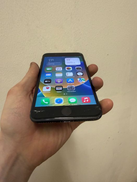 Айфон 8 плюс продам