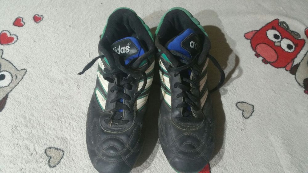 Ghete footbal Nike şi Adidas 37 şi 38 - vedeţi FOTO