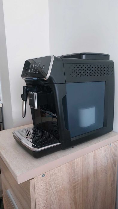 Автоматична кафемашина Philips 1200/2200 + подарък