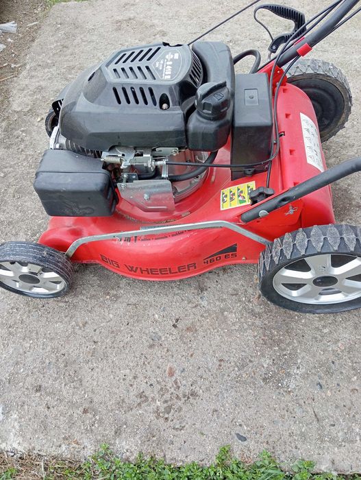 Тракторна косачка и самоходна косачка със стартер