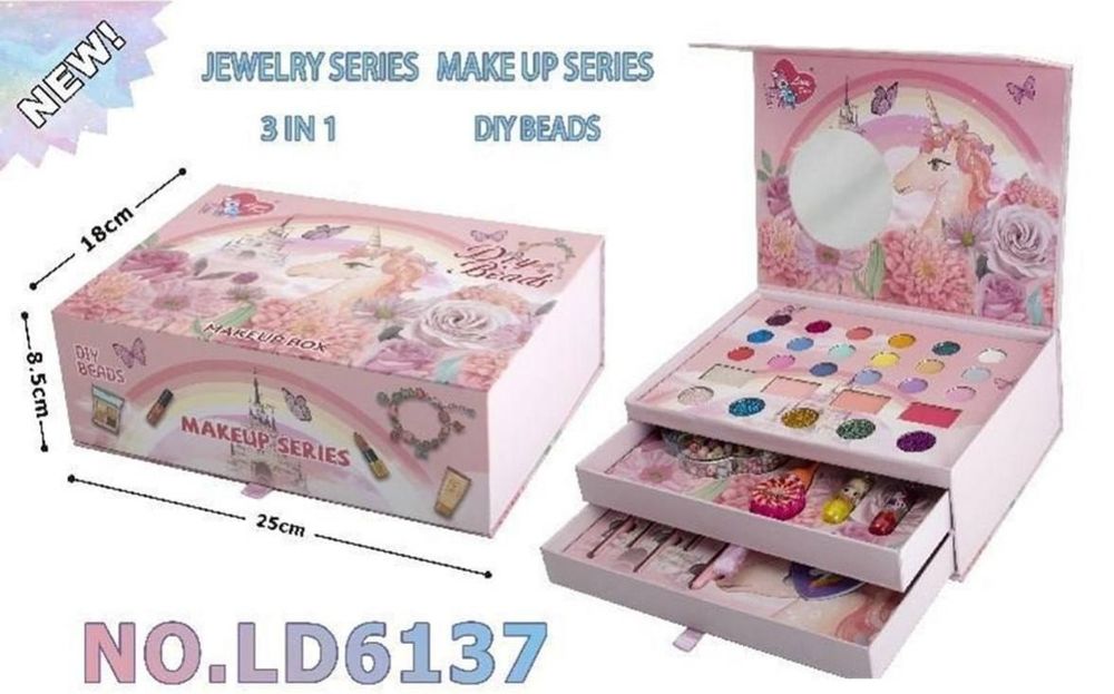 Большле  набор детский косметики включает 42 предмета для макияжа + га