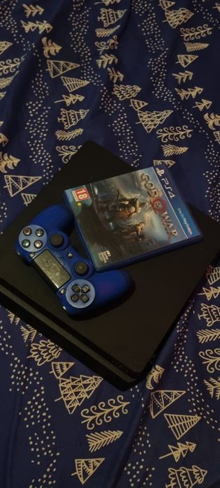 Vand Ps4 slim curatat + Controller + God Of War