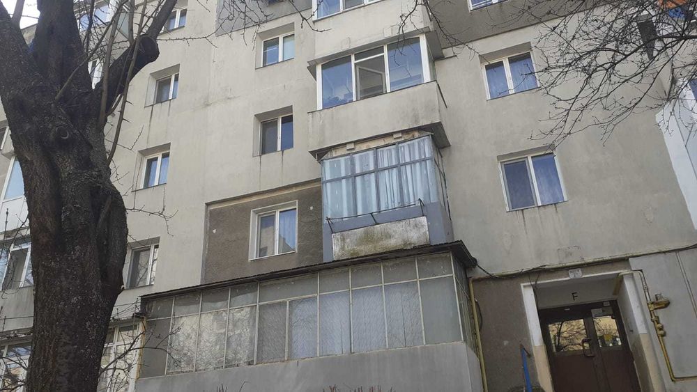 Apartament cu 2 camere etaj 1 confort 1