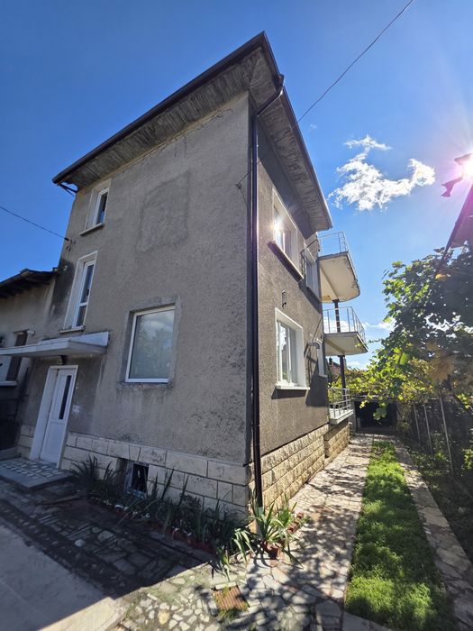 Продава се Къща в Мездра - 200 кв.м за 319 €/кв.м - Снимка #3