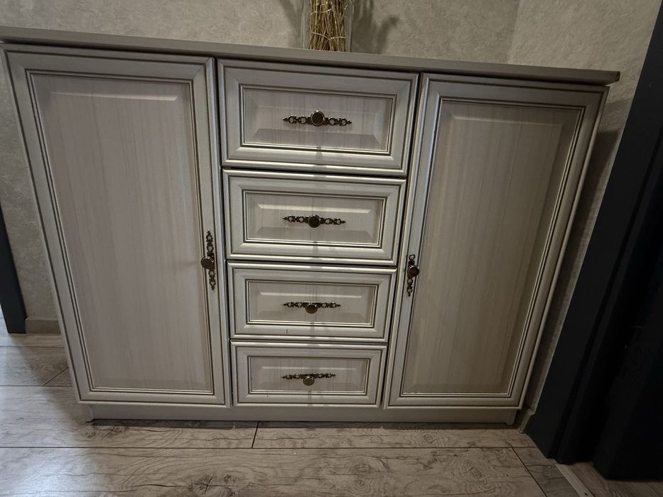 Комод 140*44 цена 50.000 торг