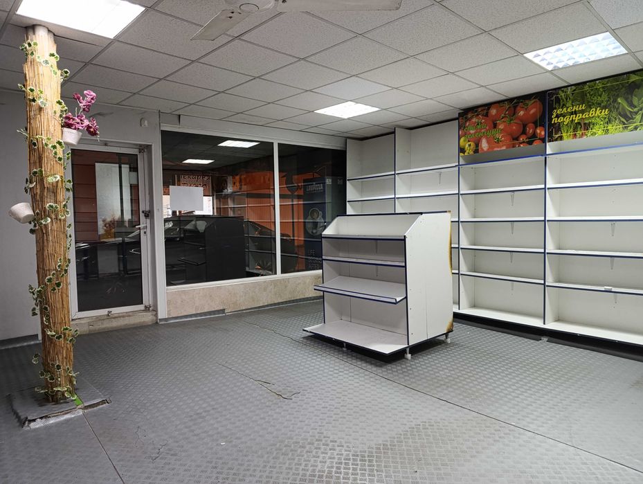 Дава се под наем Магазин в Варна, Цветен квартал - 60 кв.м за 357 € - Снимка #1