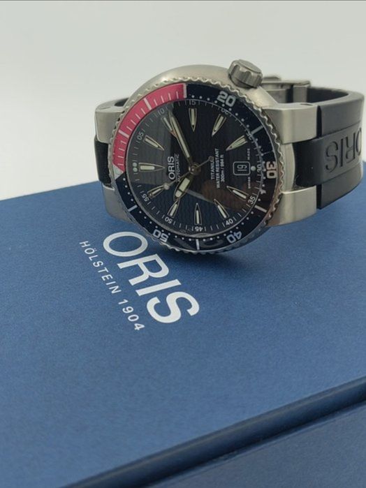 Oris Titan Date Automatic – 41 mm – Titanium – 300 m