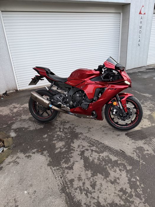 Продается мотоцикл Yamaha R1 2022