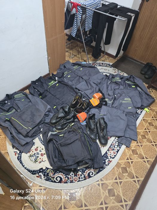 Форма охранника и спецовки