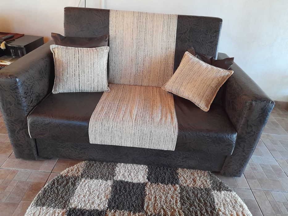 Vand canapea extensibila 2 locuri
