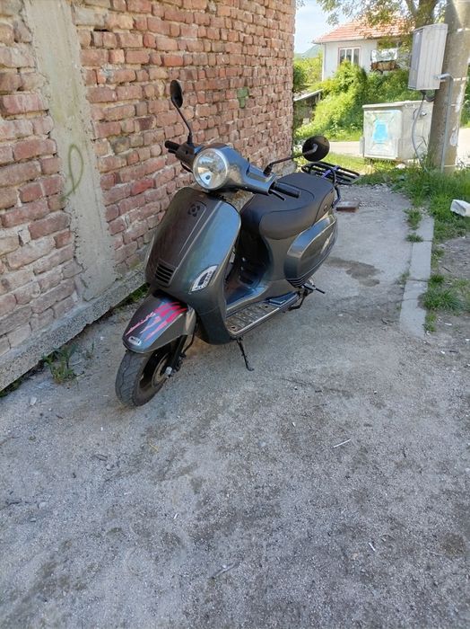 Продавам скутер znen