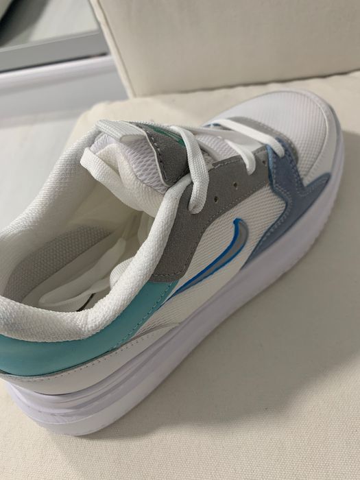 Adidasi Nike mărime 37