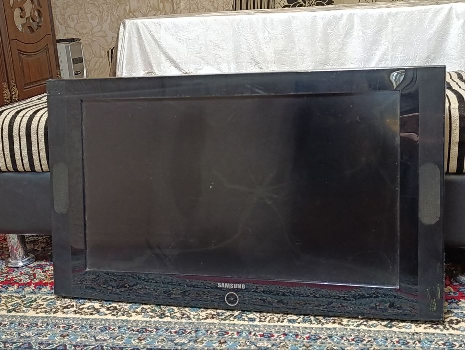Продается отличном состоянии легендарная телевизор Samsung.