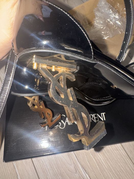 Ysl-токчета чисто нови никога не са носени