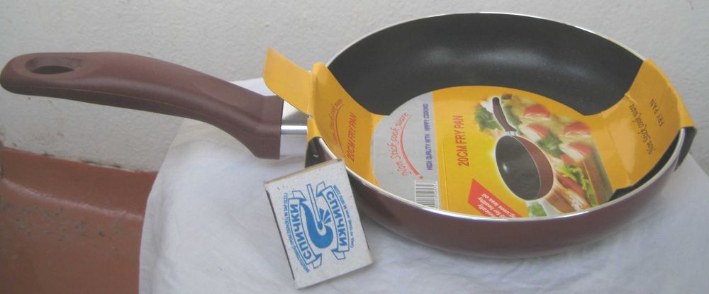 Сковородки с антипригарным покрытием новые