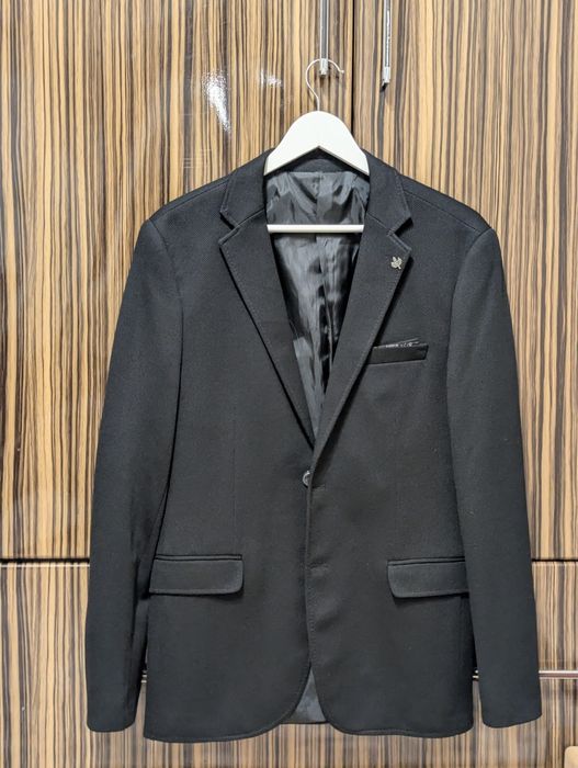 Продаю пиджак, СРОЧНО!