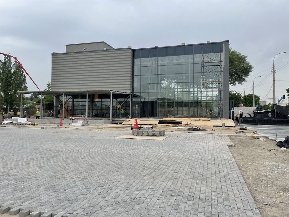 Стеклянные перегородки двери