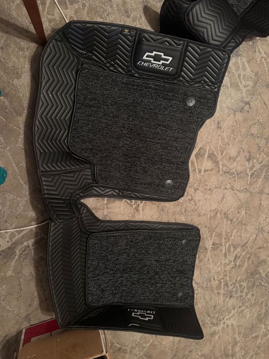 Продам коврики на шеврале ниву