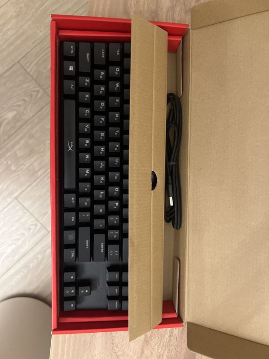 HyperX Alloy Origins Core TKL — красные свитчи