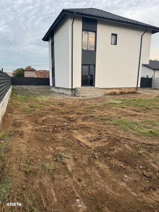 Resedinta moderna Parter+1E+Mansarda-arhitectura echilibrata,confort s
