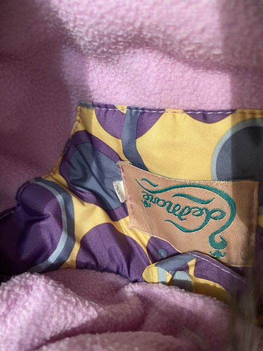 Продам пуховик на девочку. Рост 80