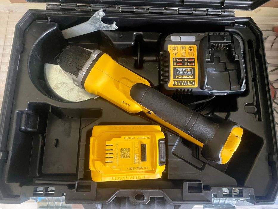 Dewalt DCG 412 polizor unghiular fabricație 2025