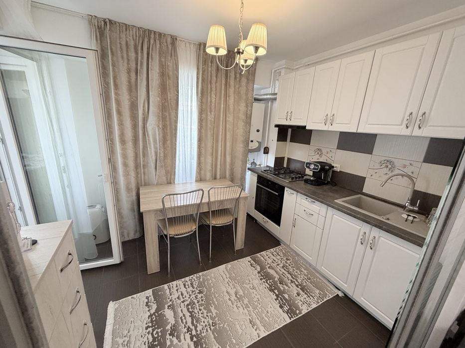 Inchiriez apartament , bloc nou, regim hotelier, 2 camere , cazare