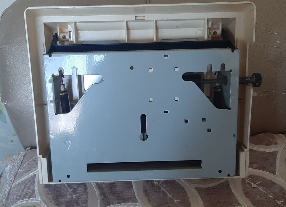 Продам весы настенные