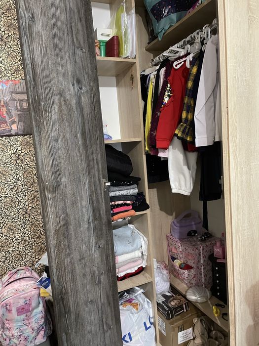 Угловой шкаф большой