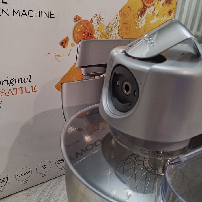 Продам кухонную машину Kenwood