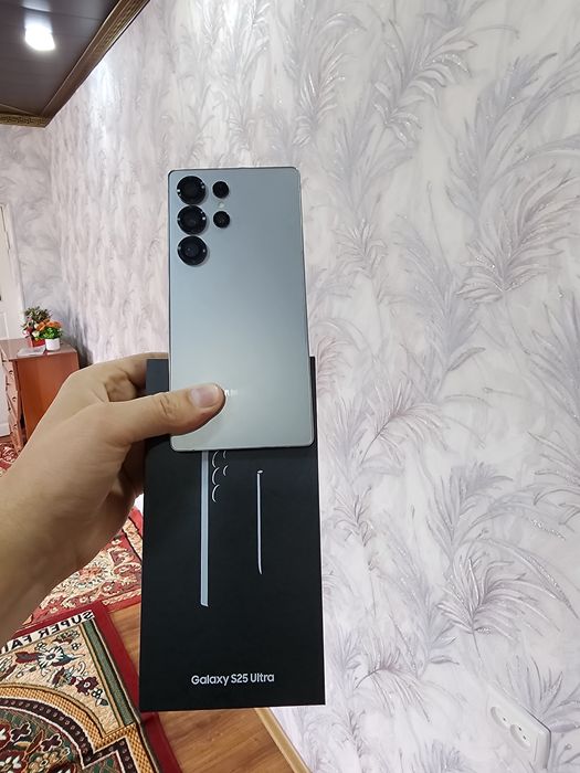 Srochno Samsung S25 Ultra 2sim 12/512g sotiladi