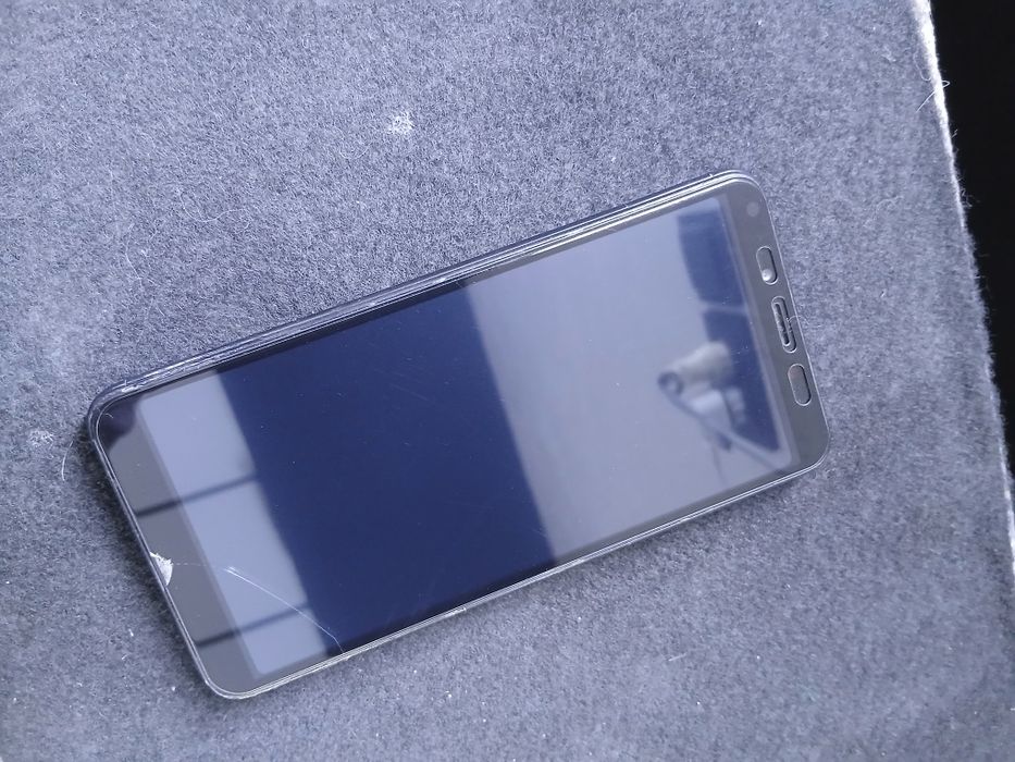 Redmi 6 holati zoʻr ishlab turibdi 32gb xotira 2 sim aux joylari zoʻr