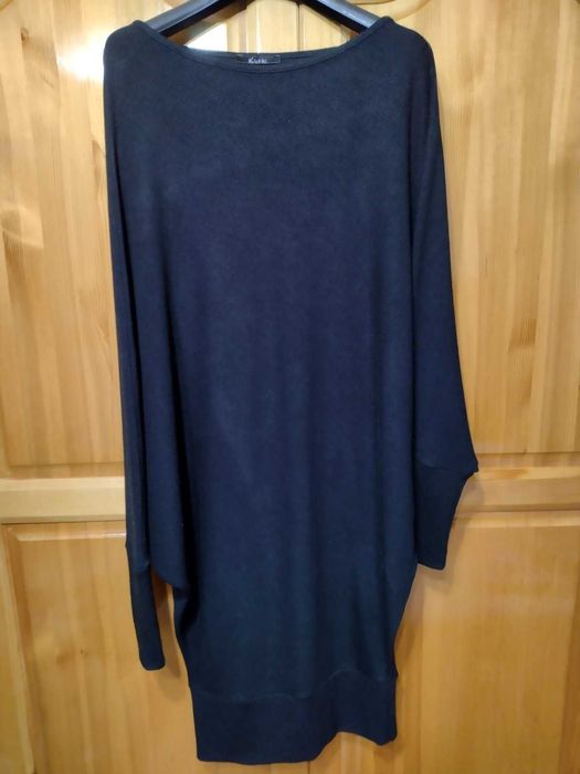 Рокля Елегантна и Оригинална ! Раздвижен Модел в черно !