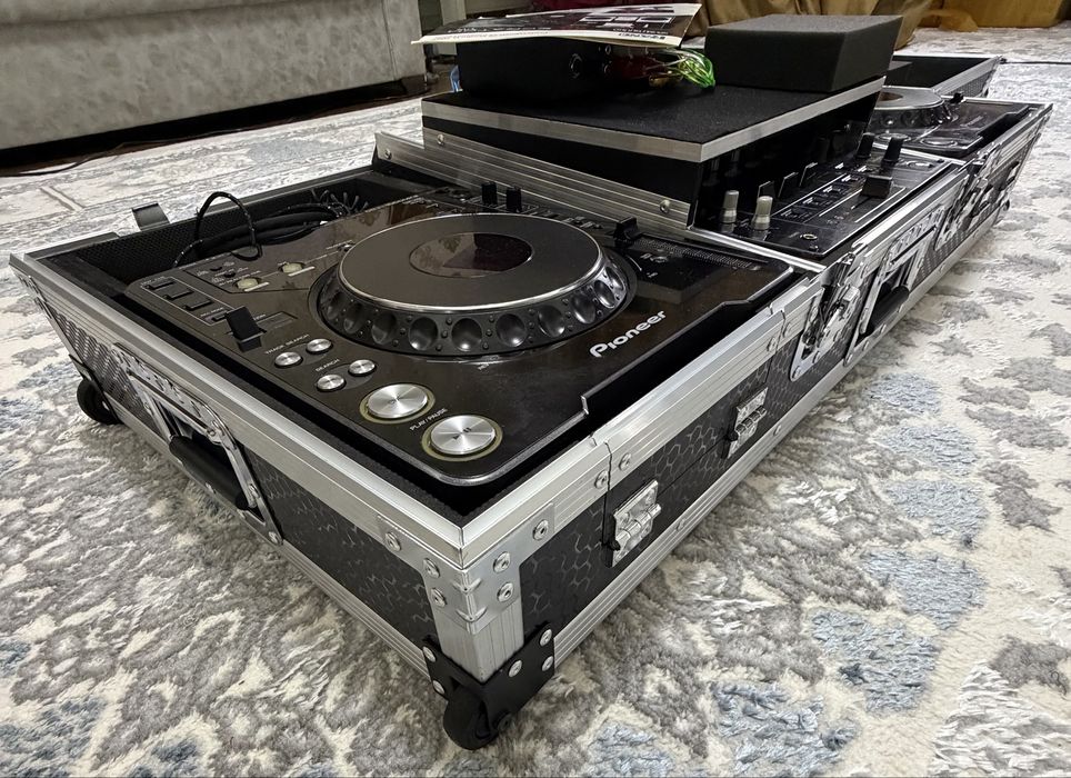 Продаётся DJM 800 Cdj1000 mk2 комплект case