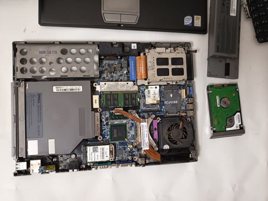 Laptopuri Dell și MSI