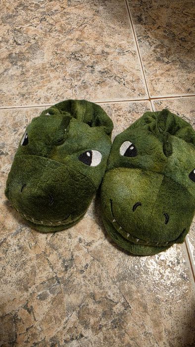 Подарявам детски обувки