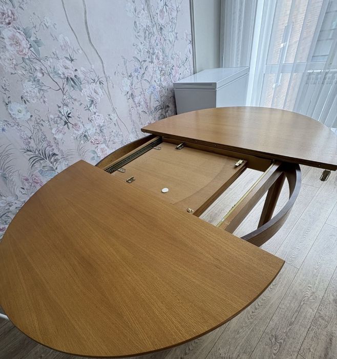 Стол из натурального шпона