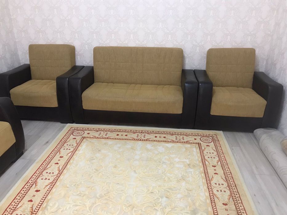 Отличный Диван и кресла
