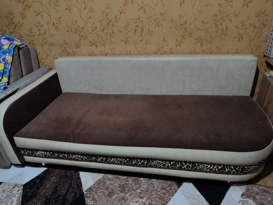 Продам тахту диван